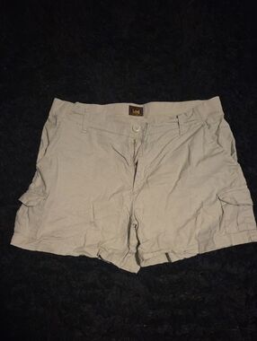 Lee Women's Khaki Cargo Shorts - Light Taupe